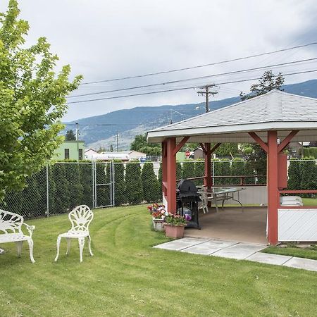 Maple Leaf Motel Inn Towne Osoyoos Exteriör bild