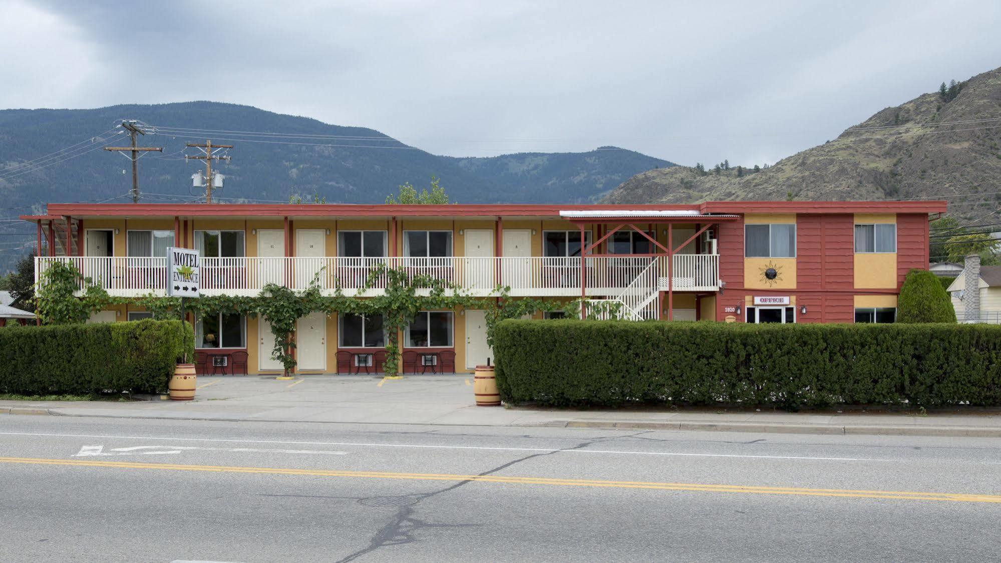 Maple Leaf Motel Inn Towne Osoyoos Exteriör bild